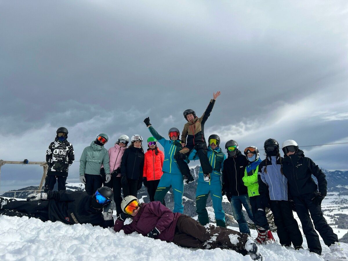 Gruppe von Skifahrern