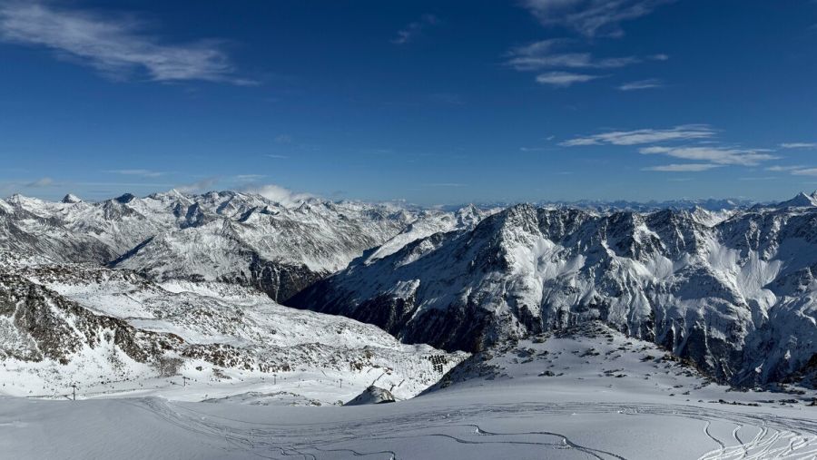 Schnee und Berglandschaft