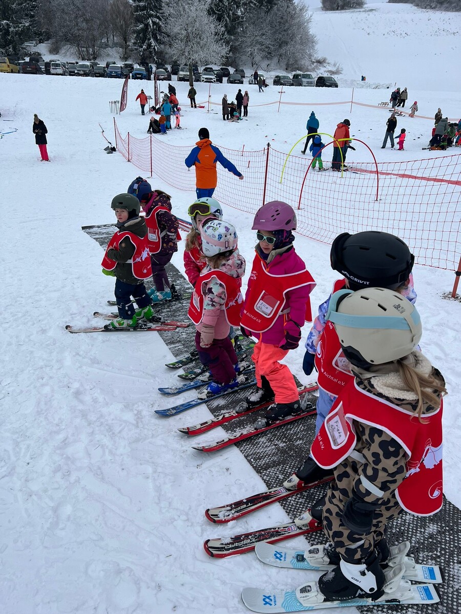 Kinder im Schnee
